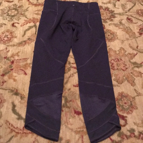 Lululemon emerge renewed crop tights - Picture 6 of 8